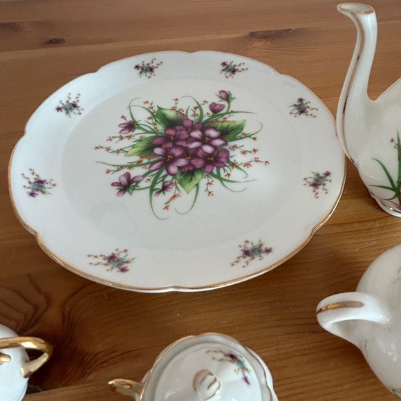 Miniature Tea Set - Picture 3 of 15